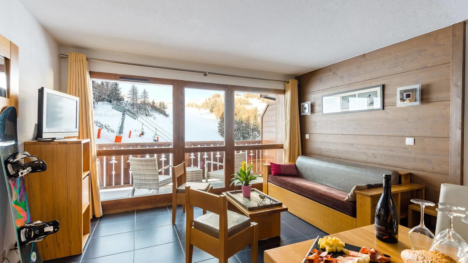 Lagrange Vacances Les Chalets Edelweiss La Plagne 4*,  France